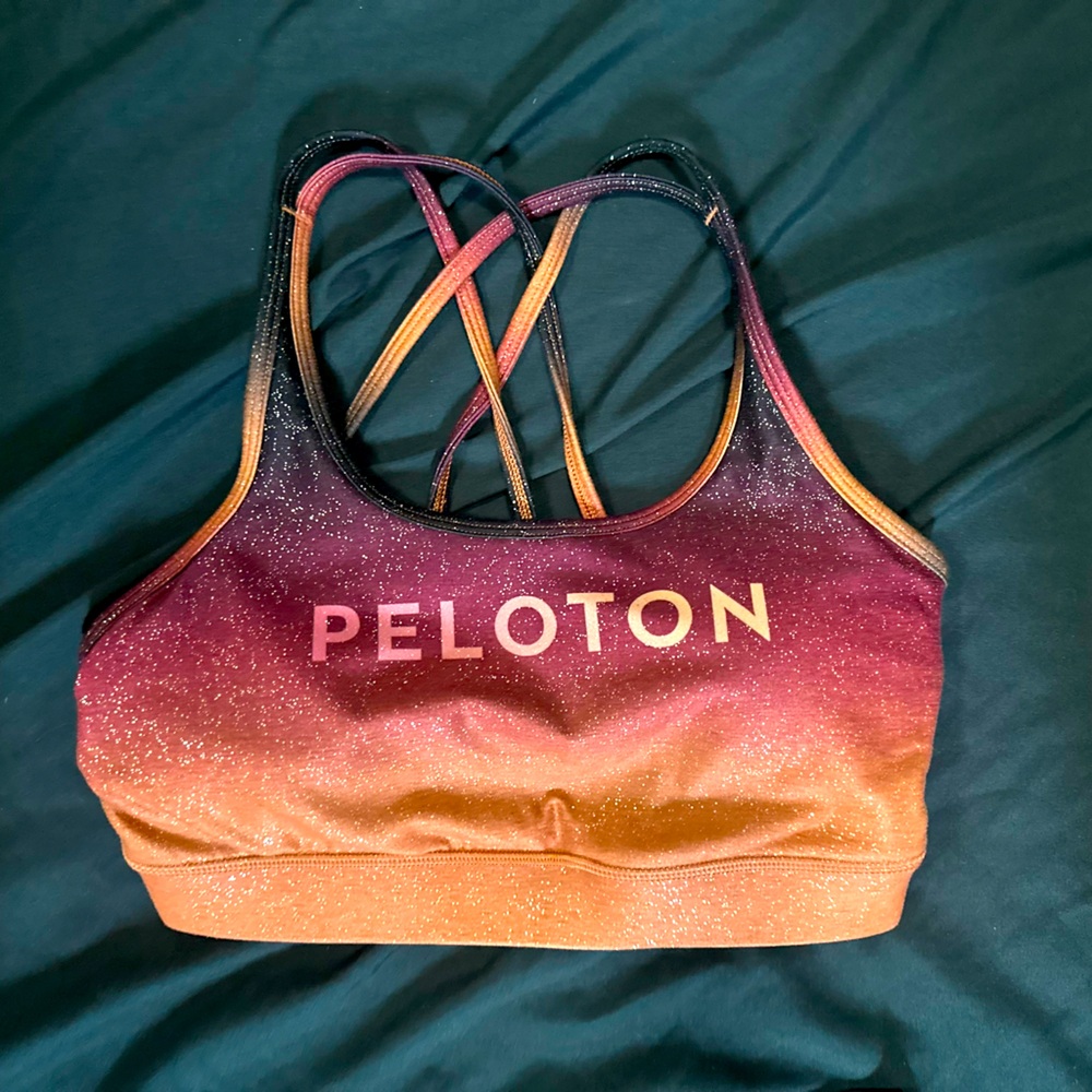 Peloton sports bra, sparkly ombre size medium
Never worn